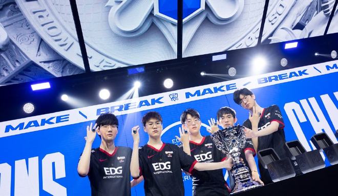 而在众多明 而在众多明