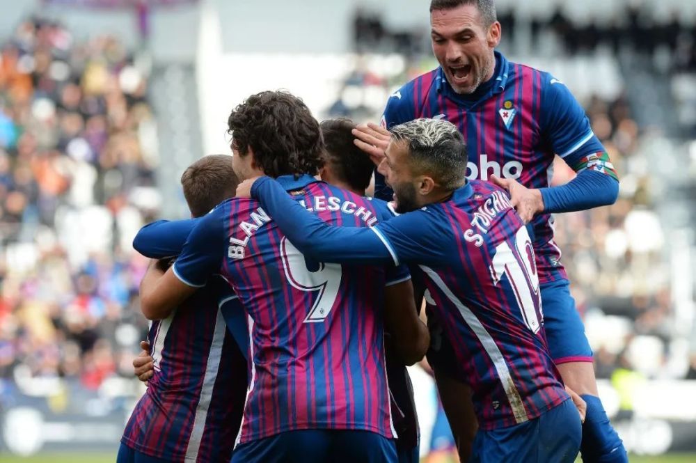 绝对权威 绝对权威